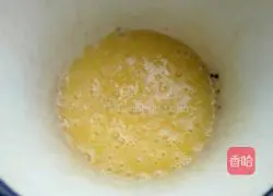 Illustration of how to make scrambled eggs with lettuce and vegetables 3 