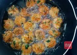 Illustration of how to make carrot meatballs 5