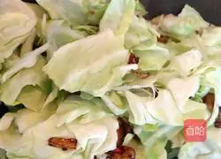 Illustration of how to make stir-fried pork with cabbage that goes well with rice 7