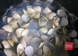 Illustration of how to make fried white clams with onions 2
