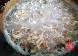 Illustration of how to make fat beef in sour soup 2