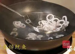 Illustration of how to make fried squid rings with sauce 2