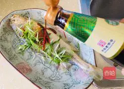 Illustration of how to make steamed yellow croaker 6