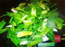 Illustration of how to make twice-cooked pork with green garlic 10