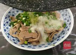 Illustration of how to make kidney flowers 12