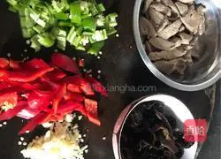 Hunan Cuisine: Illustration of Stir-fried Pork Liver 3