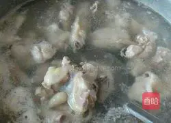 Illustration of how to make mushroom stewed chicken 6