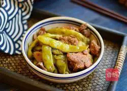 Illustration of how to stew beans with big bones 9