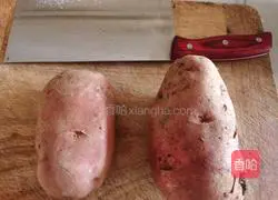 Illustration of how to make potato stewed chicken legs 1