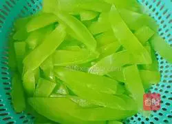 Illustration of how to stir-fry pork tongue with lettuce 8