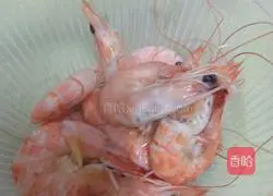 Illustrations of how to eat shrimp 4