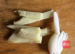 Illustration of how to make shredded shrimp and lettuce 3