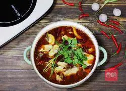 Illustration of how to make spicy boiled fish 15