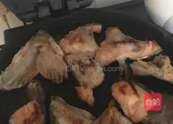 Illustration of how to make salmon head stewed with tofu 2