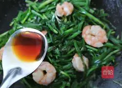 Illustration of how to make fried leeks and shrimps 10