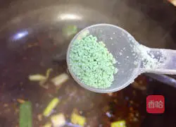 Illustration of how to make boiled pork slices 15