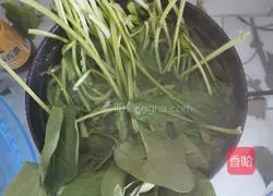 Illustration of how to make fried spinach with eggs 1