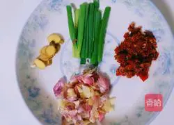 Illustration of how to make flower nail powder 2