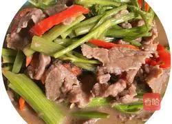 Illustration of how to make fried beef with celery 4