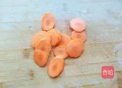 Illustration of how to make braised hairtail with carrots 4