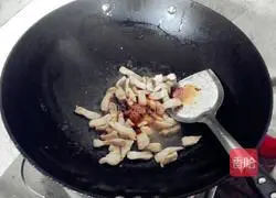 Fried carrots and meat Practice illustration 5