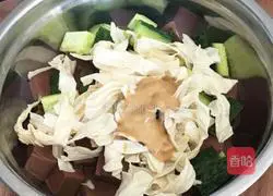 Illustration of how to make cold duck blood 3