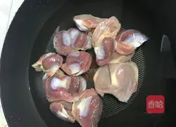 Illustration of home-style fried chicken gizzards 2