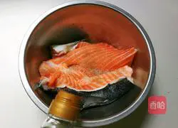 Illustration of how to make pepper salmon bones 7