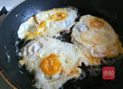 Xinwen Gourmet Poached Egg Fried Shrimp Recipe Illustration 3