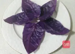 Illustration of how to make cashew squid flowers 6