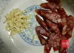 Illustration of how to cook sausage and cucumber 3