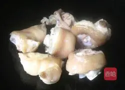 Illustration of how to make braised pig trotters with peanuts 9