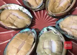 Illustration of how to make steamed abalone with garlic 1