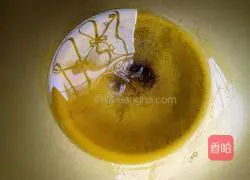 Illustration of how to make bacon braised rice in a lazy rice cooker 8