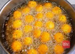 Illustration of how to make golden tofu balls 11