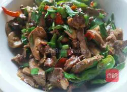 Illustration of how to make dry-fried pork offal 7