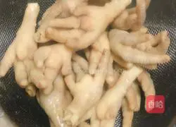 Illustration of braised chicken feet 4