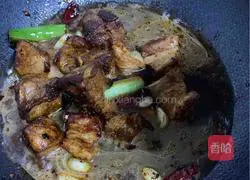 Braised pork ribs and potatoes Illustration of how to do it 14