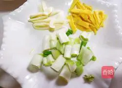 Illustration of how to make beef tenderloin with green pepper 4