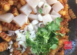 Illustration of how to make wolf tooth potatoes 8