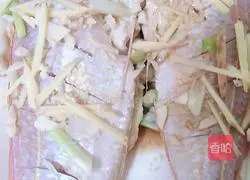 Illustration of how to make pan-fried golden thread fish 3