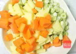 Illustration of how to make a bowl of delicious stew and rice balls in winter 3