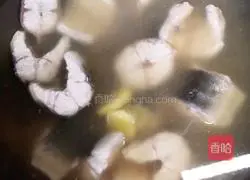 Recipe for Braised Eel with Candied Dates, Wolfberry and Longan 3