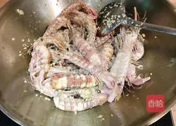 Illustration of how to make garlic shrimp 10