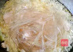 Illustration of how to make pickled cabbage with white meat 8