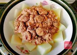 Illustration of steaming beef tendon with potato powder 9