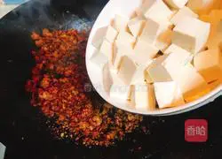  Side dish: Illustration of how to make minced tofu 10