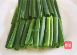 Illustration of how to make salt and pepper strips 8