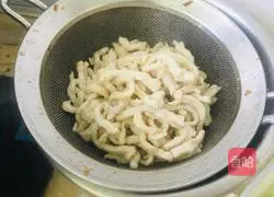 Illustration of how to make fish-flavored shredded pork 3