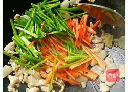 Illustration of how to make fried pork slices with fungus 6